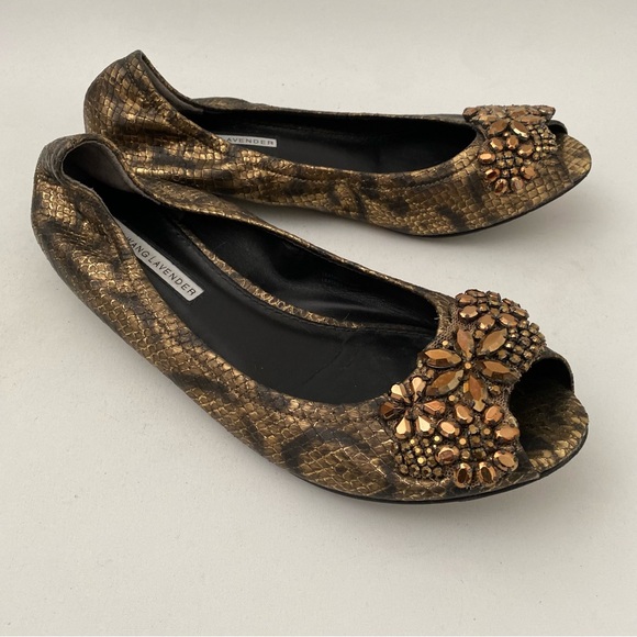 Vera Wang Lavender Animal Print Embellished Ballet Flat Shoes 8.5 M Peep Toe - Picture 8 of 16